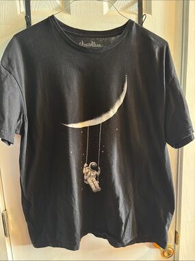 Threadless unisex black Tee with White Astronaut on Moon Swing Graphic size XL